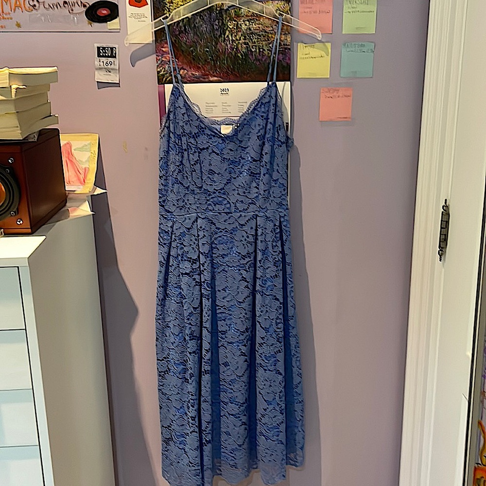 Blue YAS dress barely worn, in peak condition